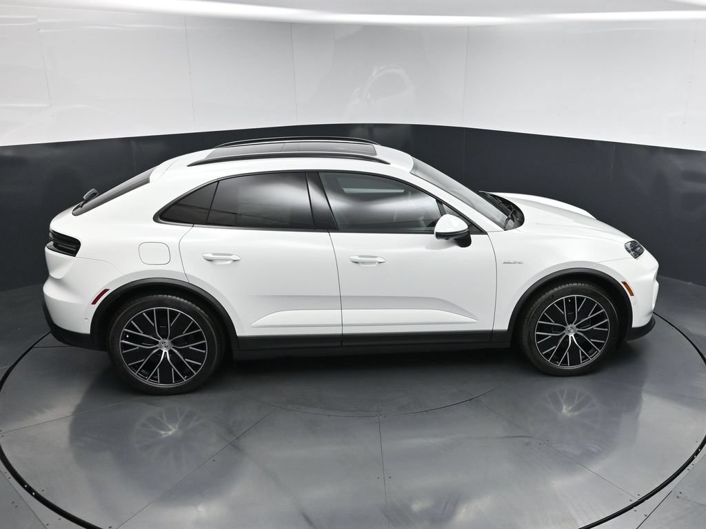 New 2026 Porsche Macan 4 Electric AWD/4WD image 19
