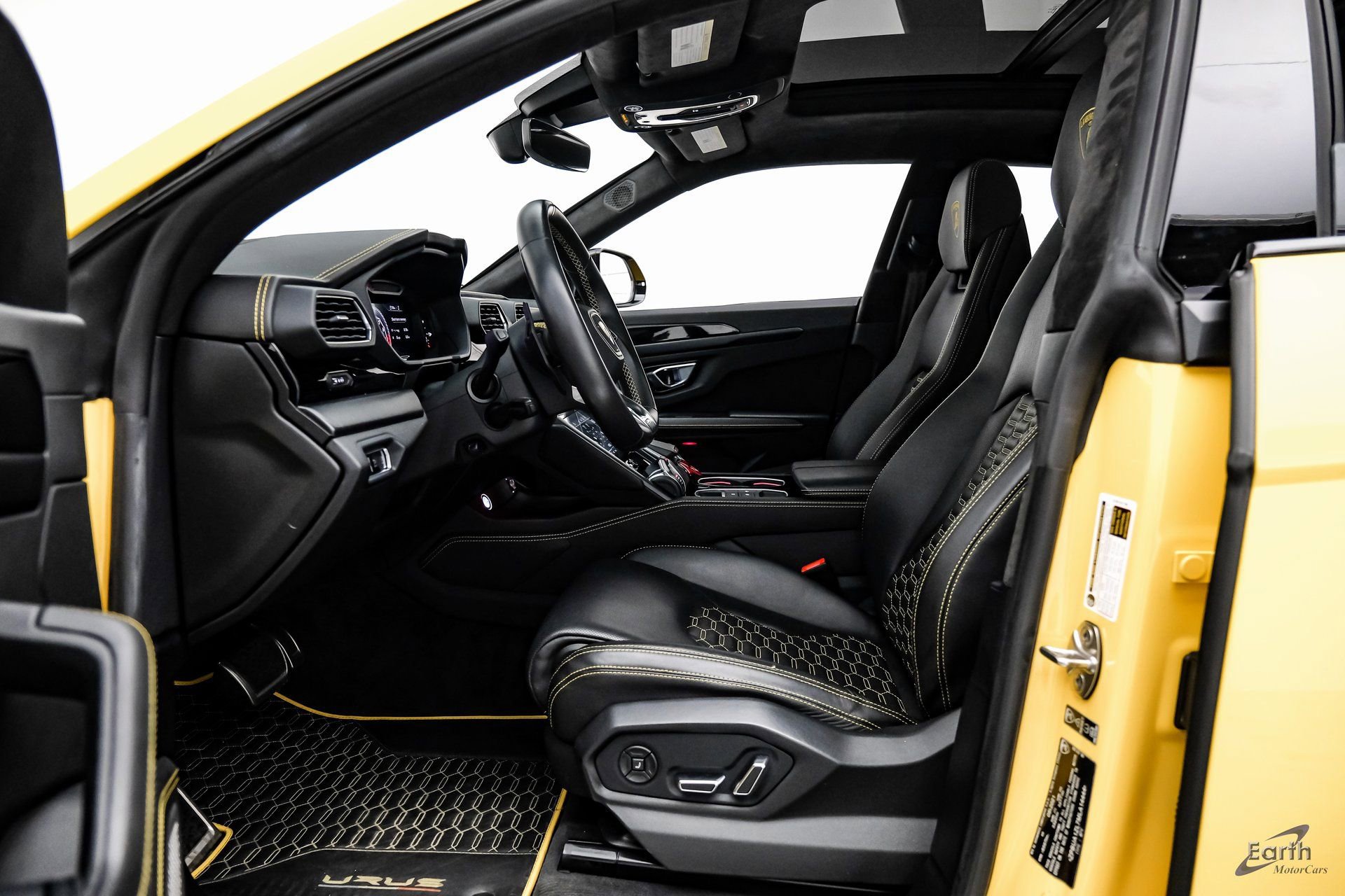 Used 2021 Lamborghini Urus image 40