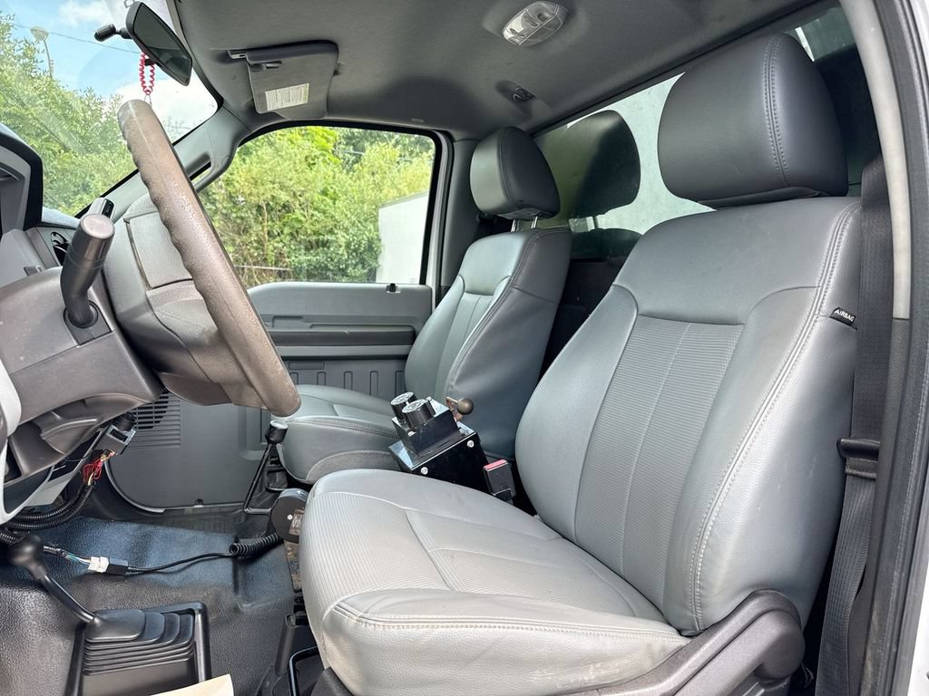 Used 2014 Ford F550 4x4 Regular Cab Super Duty image 15