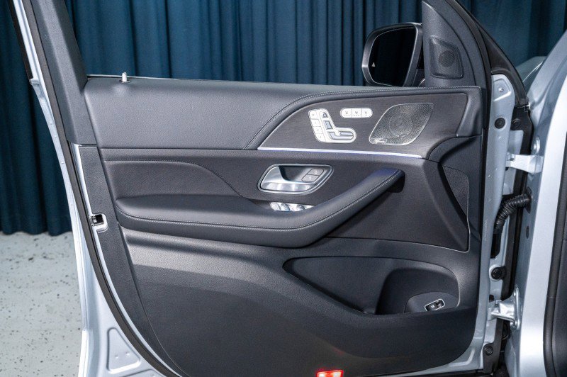 New 2026 Mercedes-Benz GLS 580 4MATIC image 13