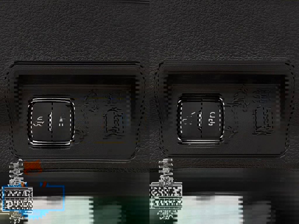 Used 2023 Ford Explorer Limited AWD/4WD image 29