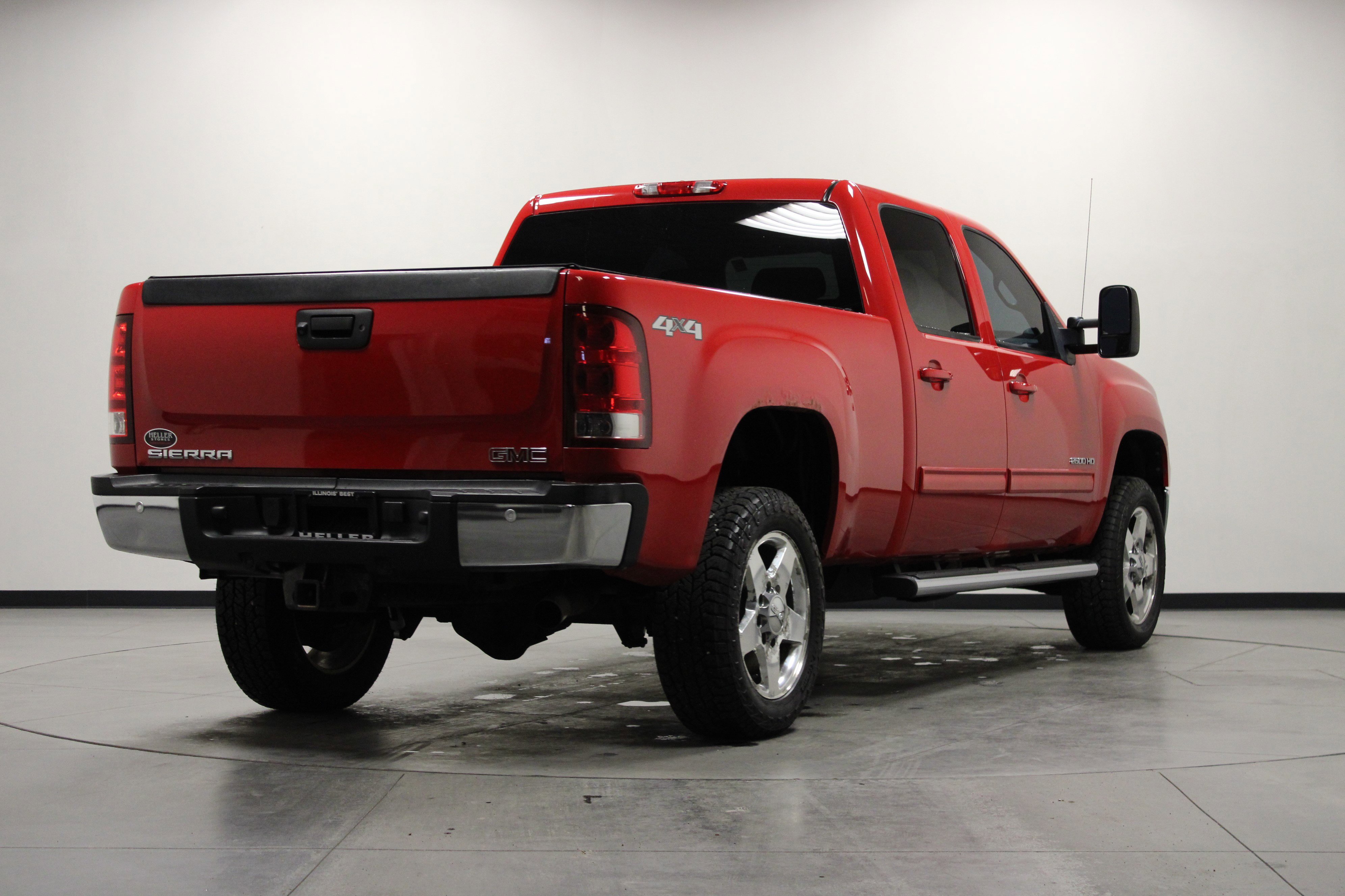 Used 2011 GMC Sierra 2500 SLT w/ Entertainment Package image 4