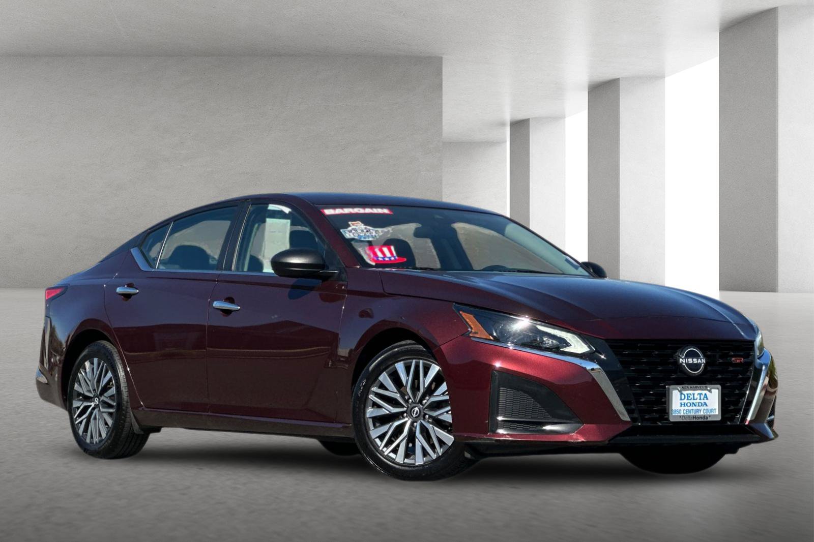 Used 2024 Nissan Altima 2.5 SV FWD image 1