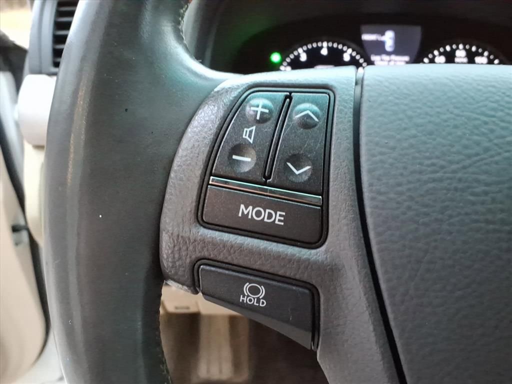 Used 2014 Lexus LS 460 w/ Comfort Package image 18