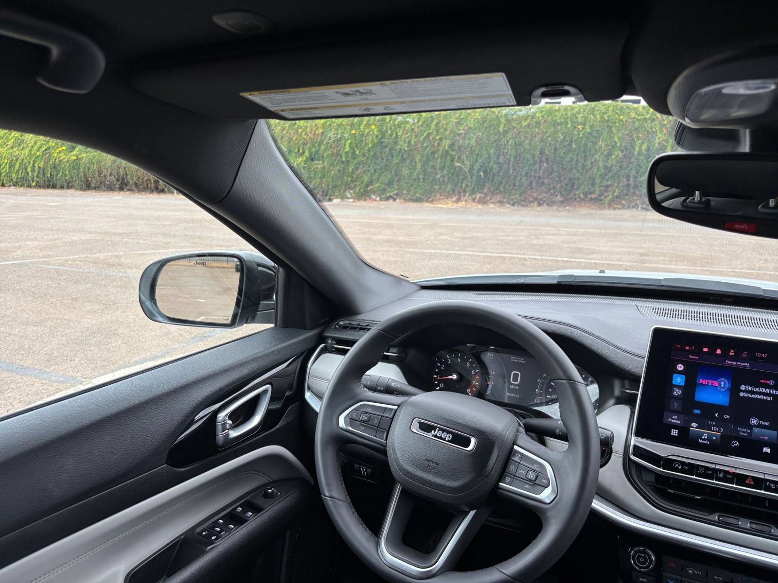 Used 2025 Jeep Compass Limited AWD/4WD image 34