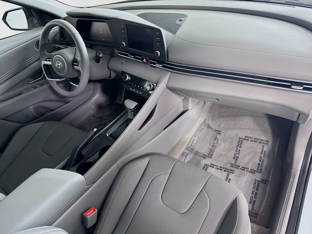 Certified 2025 Hyundai Elantra Sport FWD image 30
