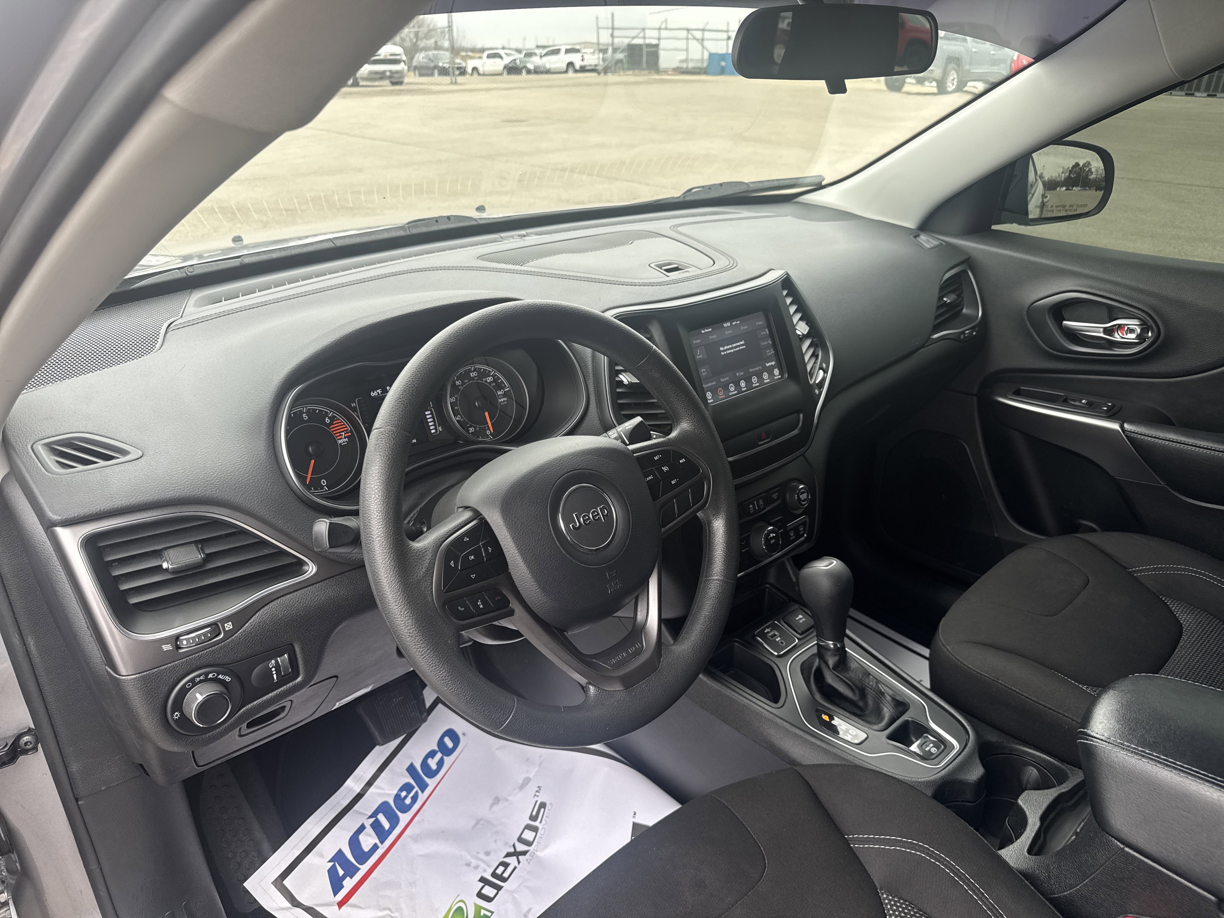 Used 2020 Jeep Cherokee Latitude image 9