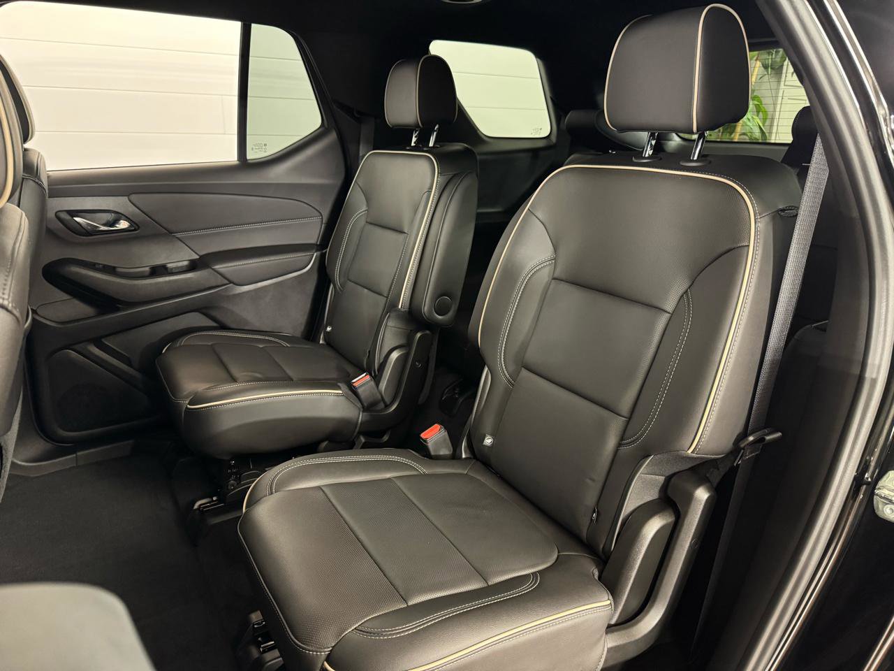 Used 2023 Chevrolet Traverse Premier w/ LPO, Floor Liner Package AWD/4WD image 37