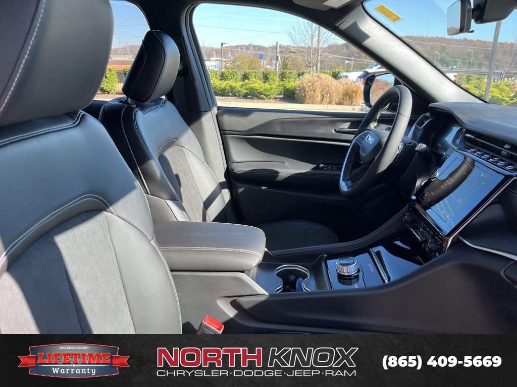 New 2025 Jeep Grand Cherokee L Altitude image 28