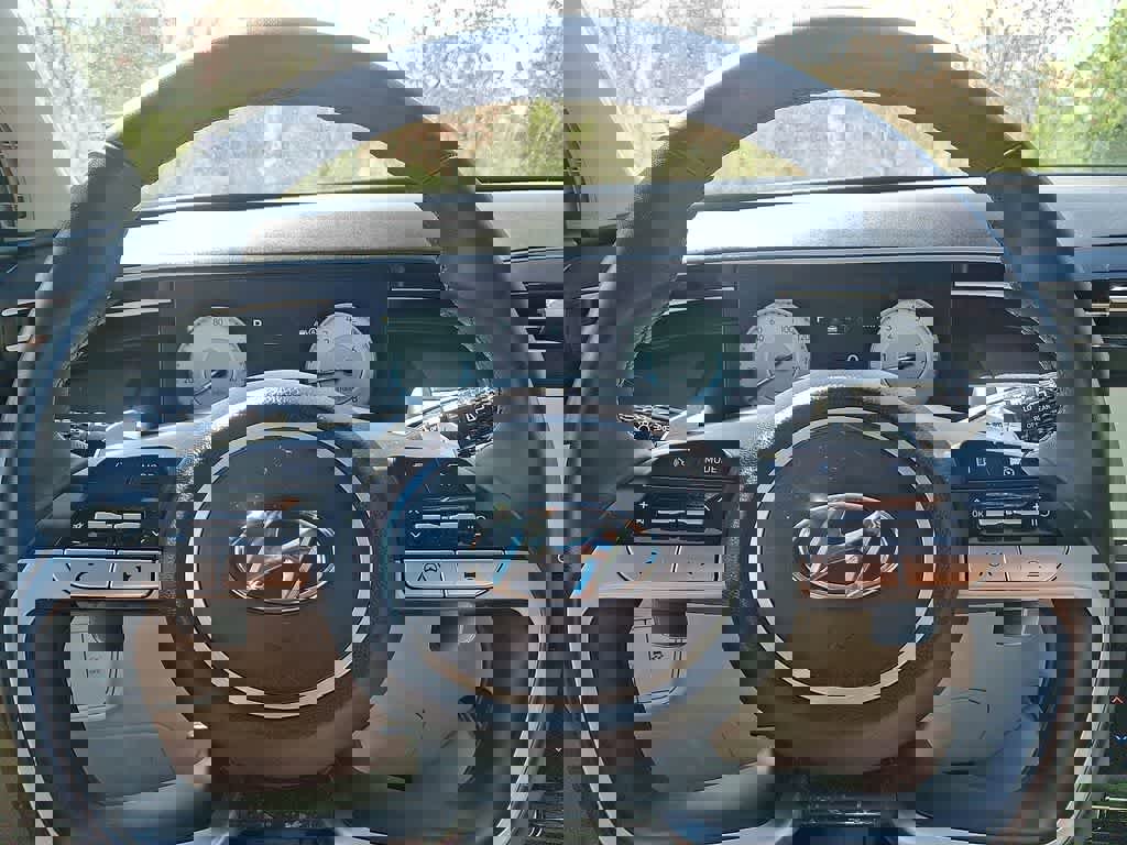 Used 2023 Hyundai Tucson Limited image 16