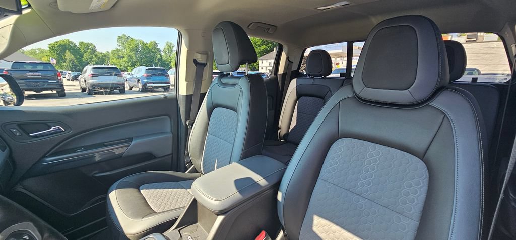 Used 2019 Chevrolet Colorado Z71 AWD/4WD image 16