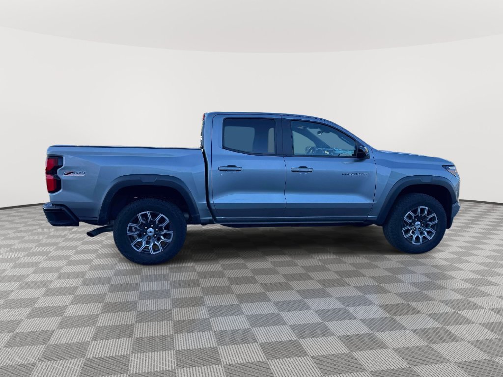 Used 2024 Chevrolet Colorado Z71 w/ Z71 Convenience Package 2 AWD/4WD image 8