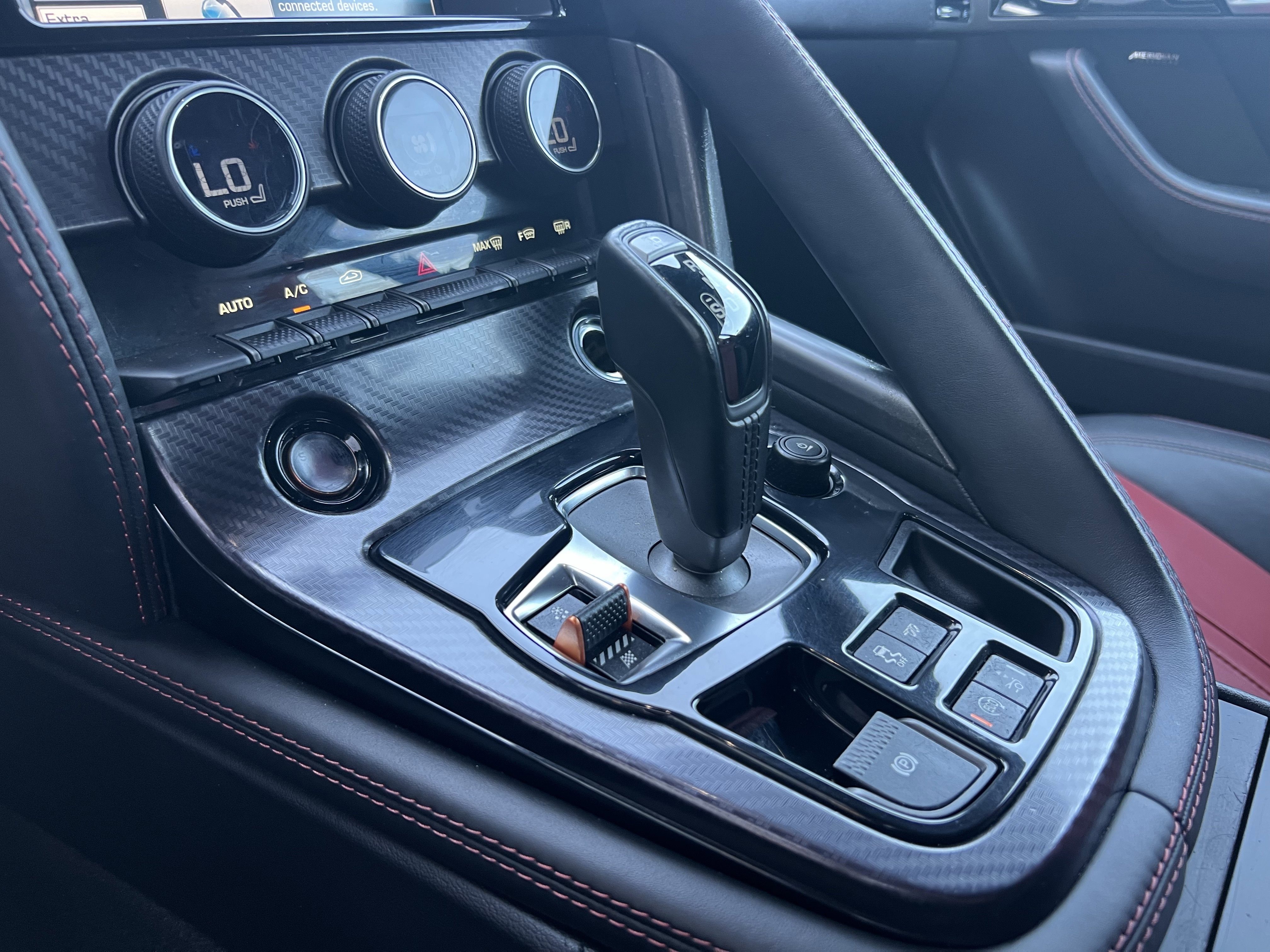 Used 2015 Jaguar F-TYPE R image 31