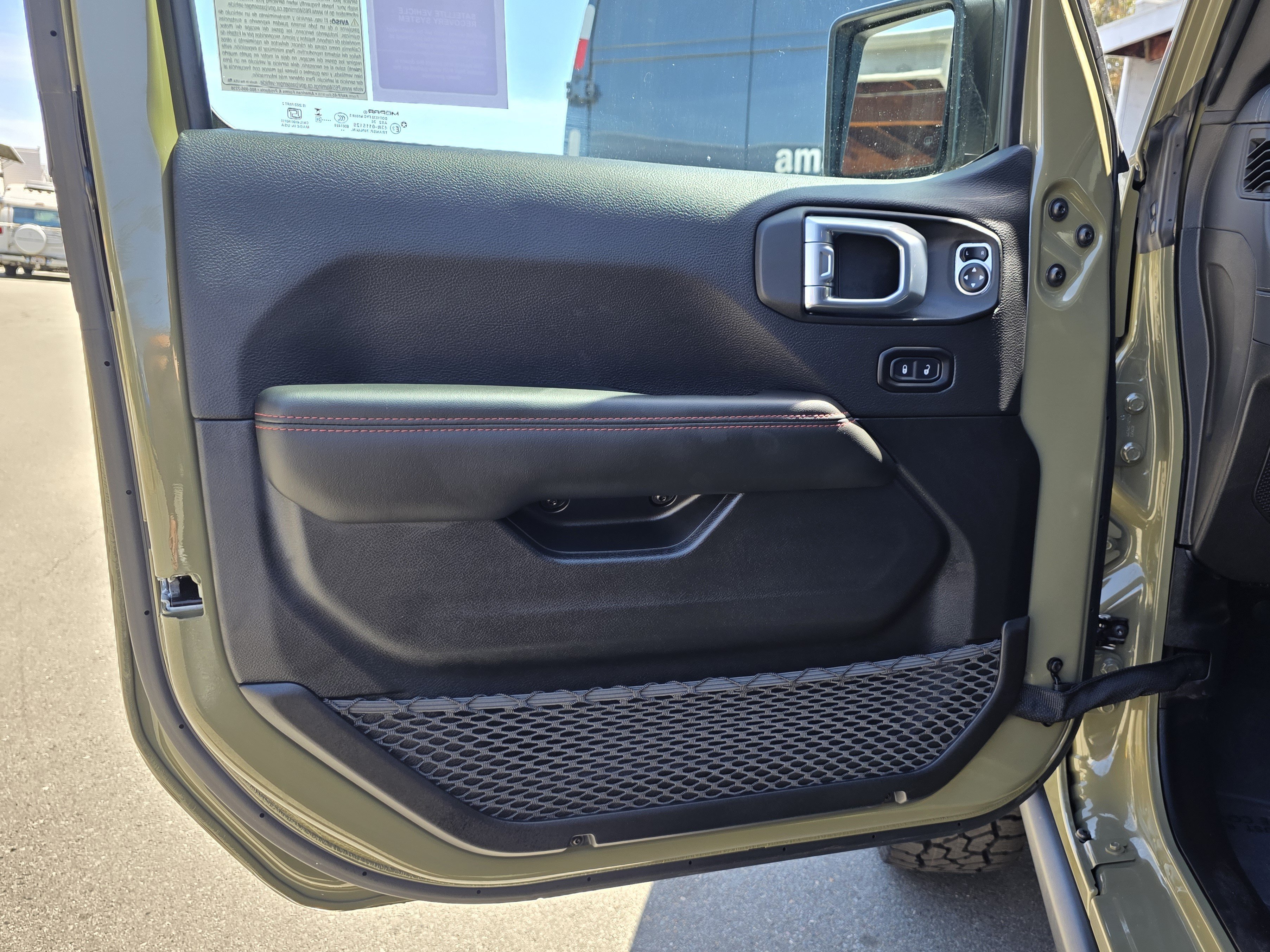 New 2026 Jeep Gladiator Rubicon w/ Steel Power Dome Hood Package AWD/4WD image 11