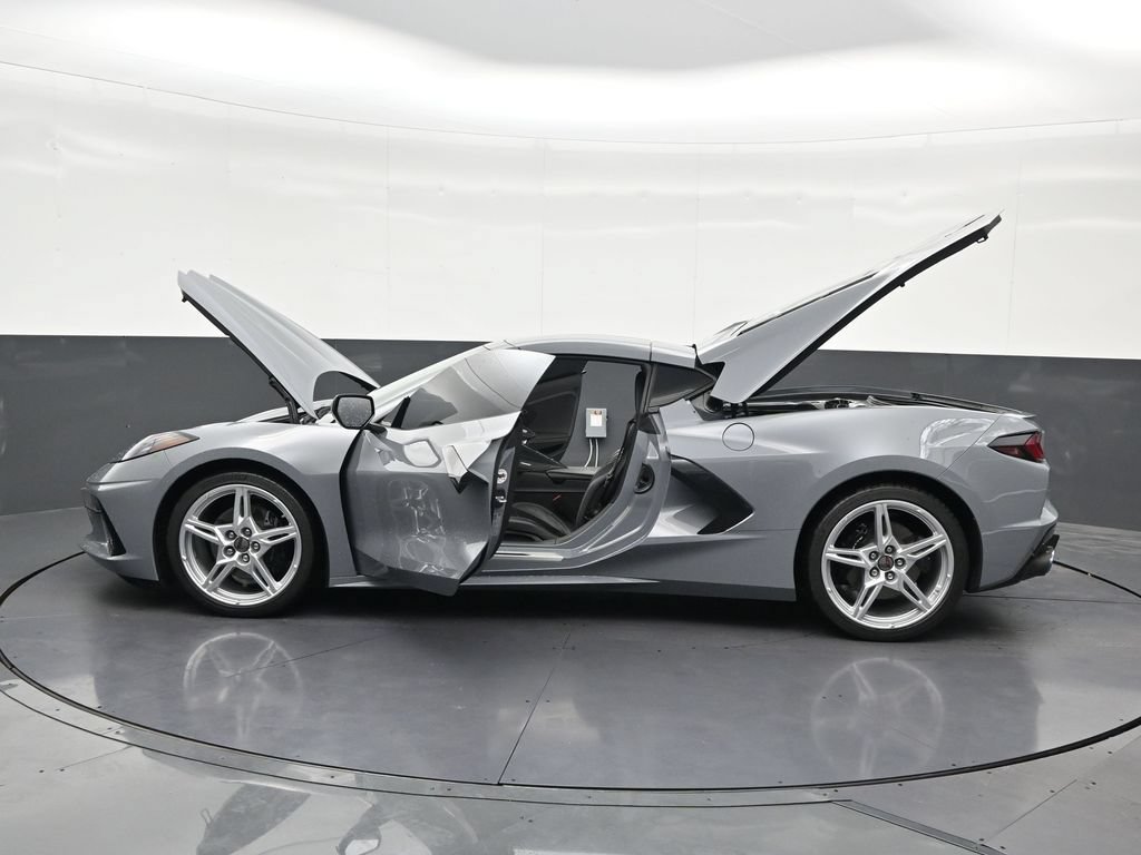 Used 2025 Chevrolet Corvette Stingray Coupe w/ 1LT RWD image 33