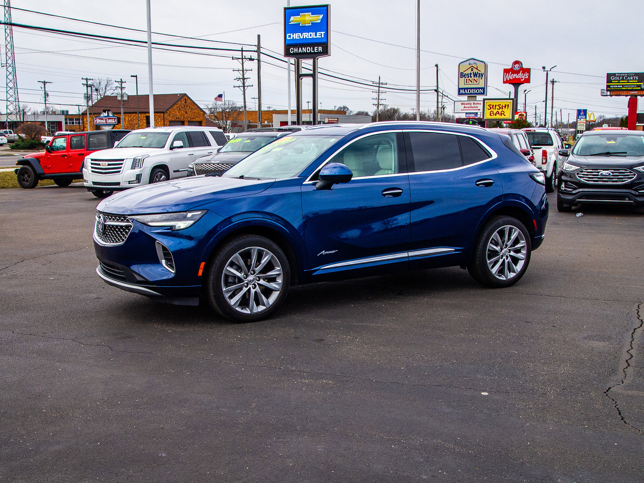 Used 2023 Buick Envision Avenir image 3