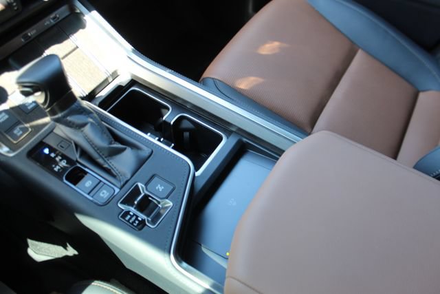 Used 2025 Lexus GX 550 w/ Accessory Package (Z1) AWD/4WD image 21