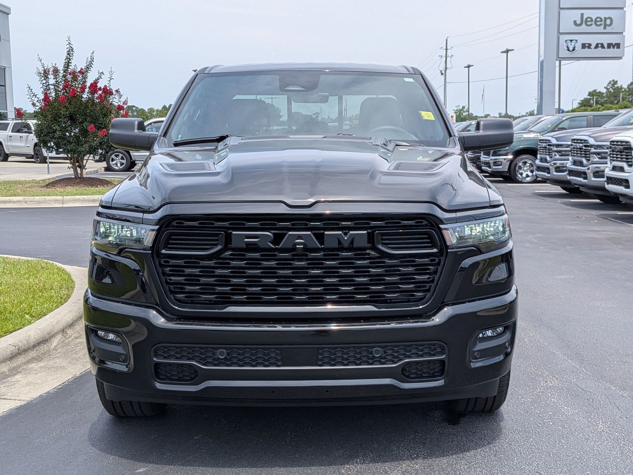New 2026 RAM 1500 Express AWD/4WD image 2