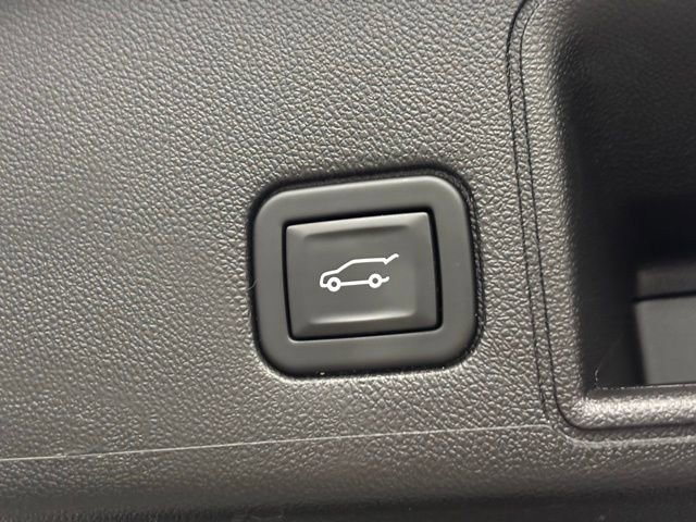 Used 2023 GMC Terrain Denali w/ Denali Premium Package image 12