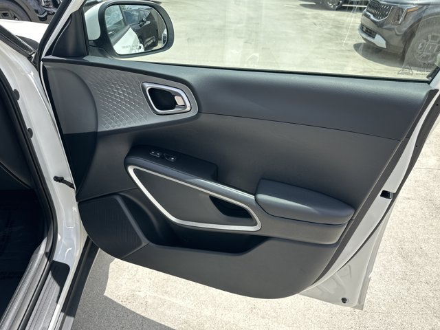Certified 2023 Kia Soul LX FWD image 17