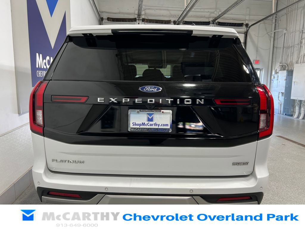 Used 2025 Ford Expedition Platinum AWD/4WD image 6