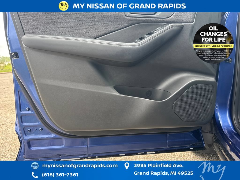 Used 2023 Nissan Rogue SV AWD/4WD image 11