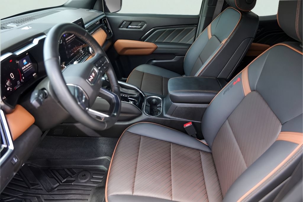 Used 2024 GMC Canyon AT4 w/ AT4 Premium Package AWD/4WD image 12