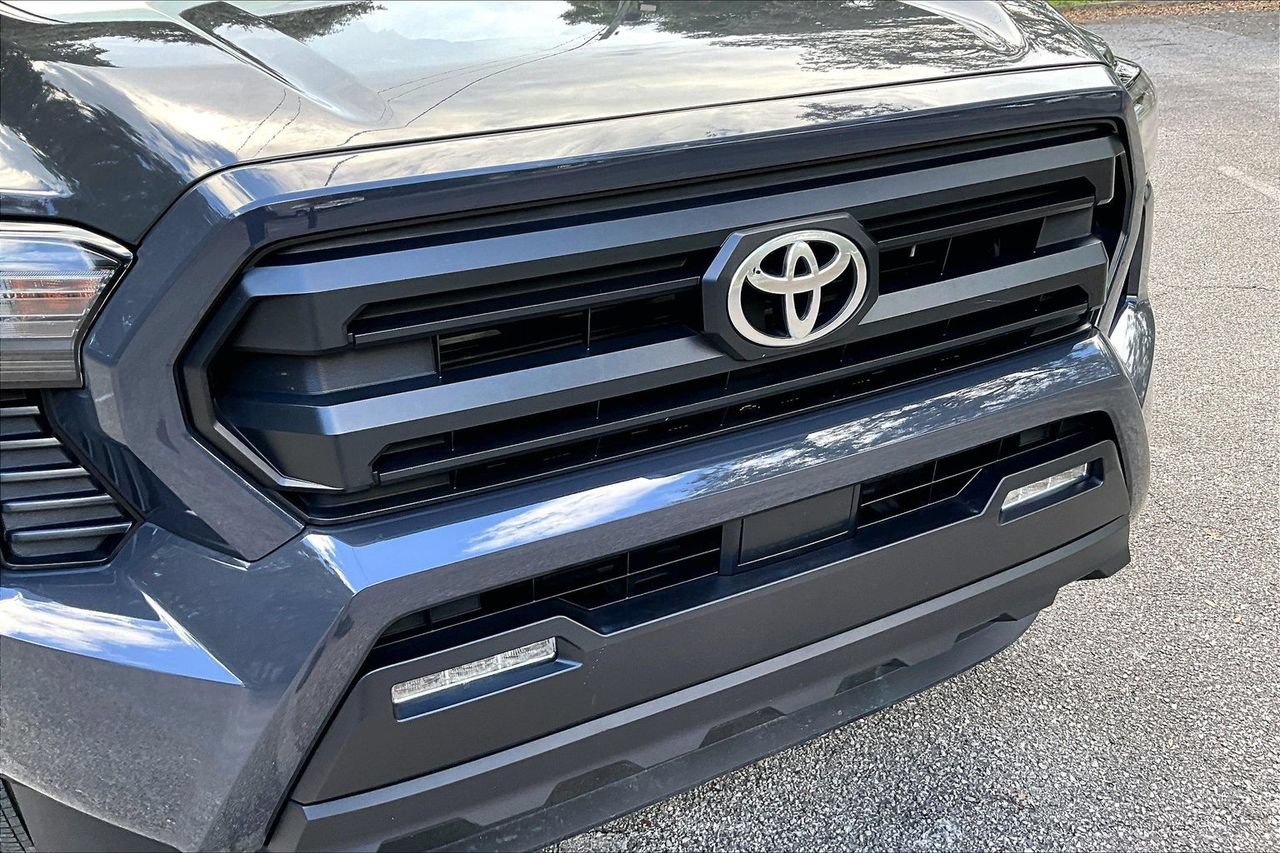 Used 2025 Toyota Tacoma SR5 RWD image 32