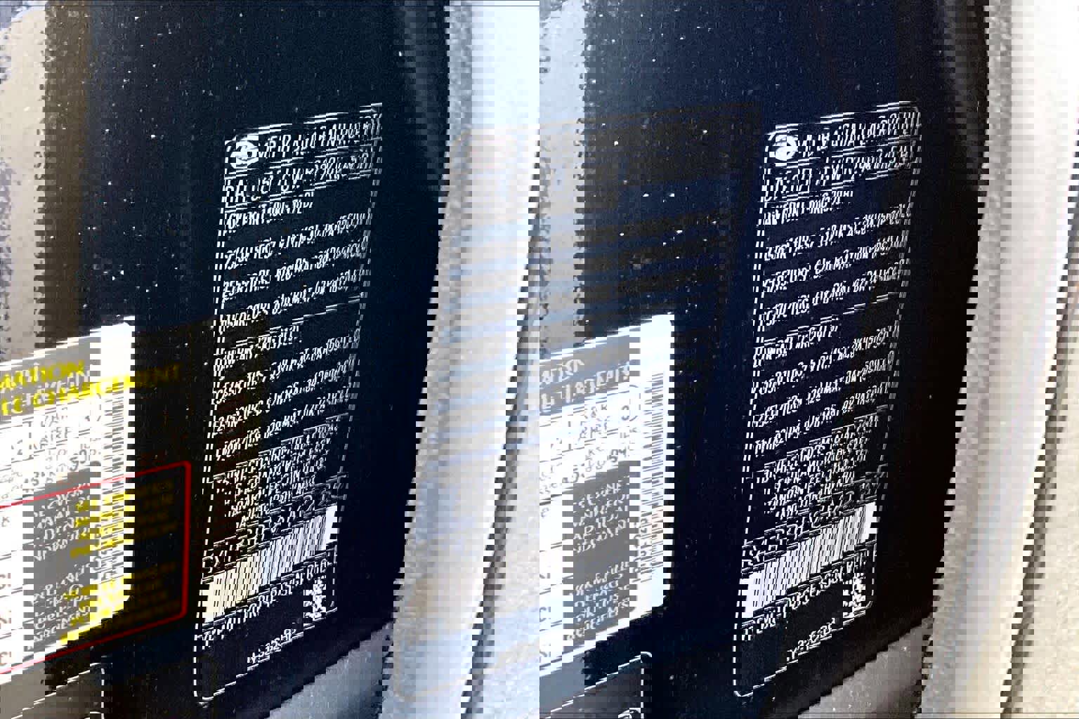 Used 2017 Land Rover Discovery HSE image 33