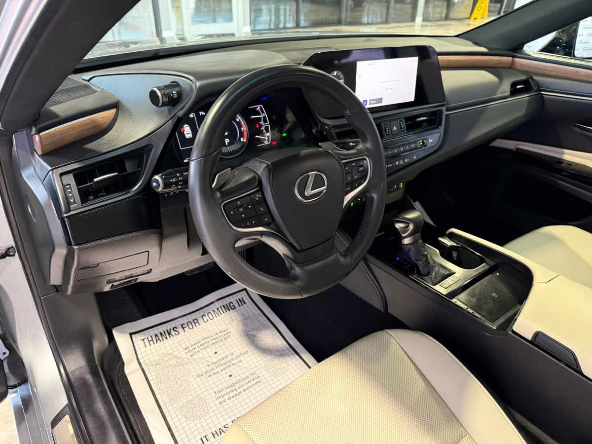 Used 2024 Lexus ES 350 w/ Premium Package FWD image 30