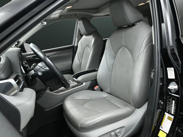 Used 2022 Toyota Highlander Limited image 12