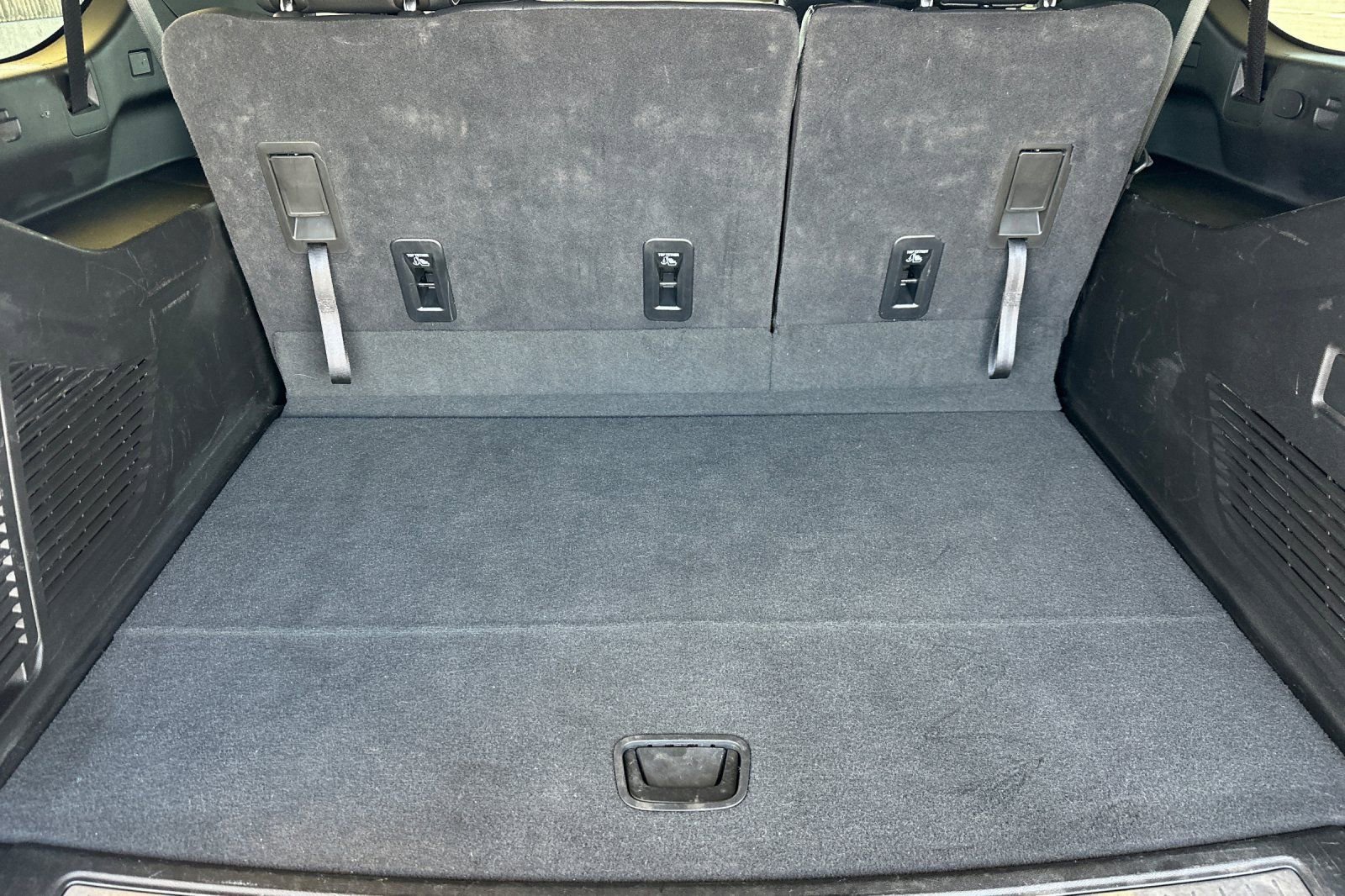 Used 2025 Chevrolet Suburban Z71 AWD/4WD image 16