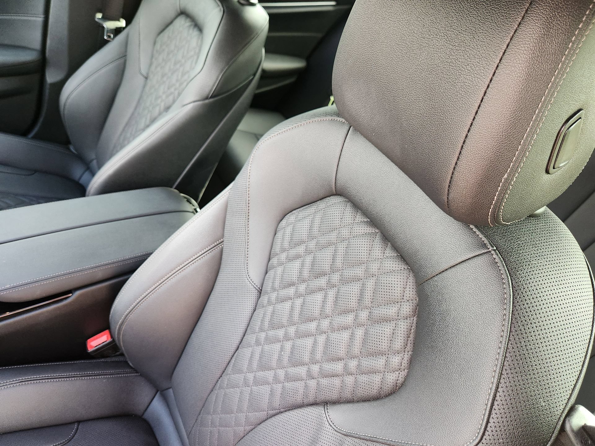 Used 2022 BMW 530i w/ Premium Package RWD image 16
