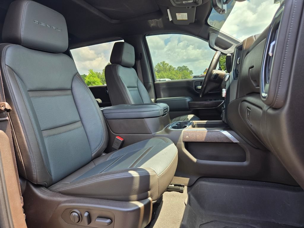 Used 2021 GMC Sierra 3500 Denali w/ Denali Ultimate Package AWD/4WD image 22