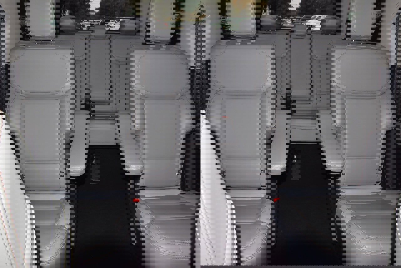 Certified 2025 Ford Expedition Active image 21