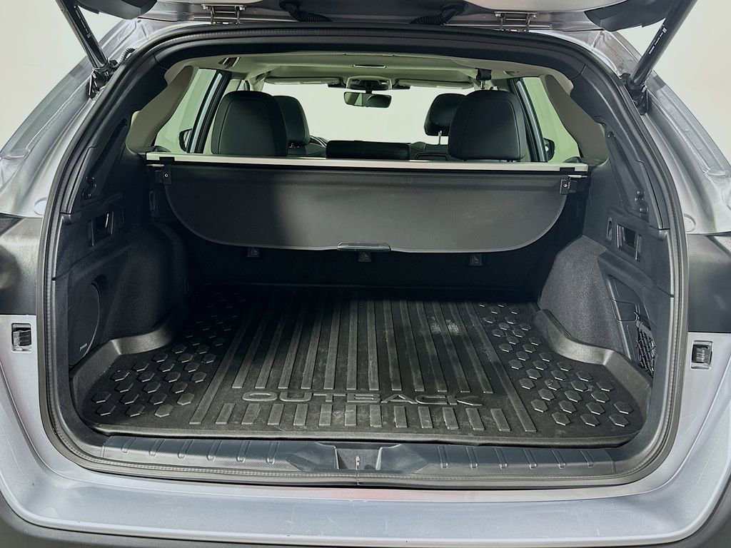 Used 2025 Subaru Outback Onyx Edition image 16