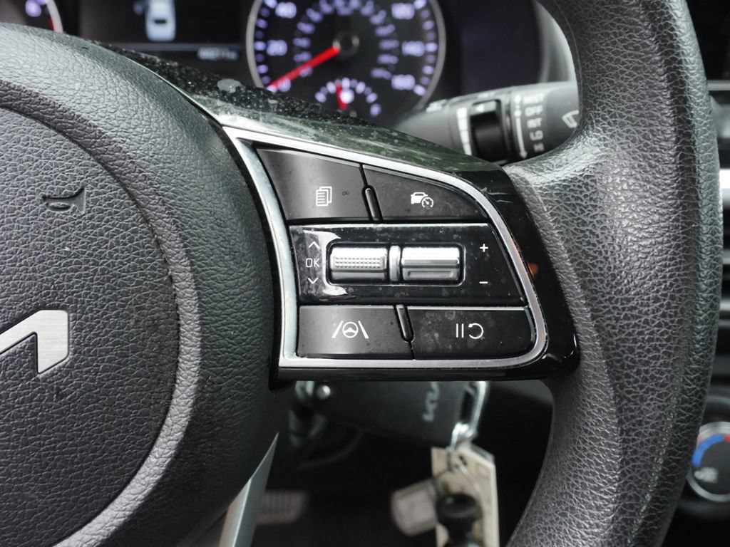 Used 2022 Kia Forte LXS FWD image 31