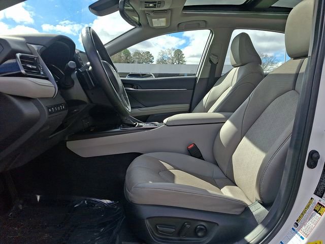 Used 2024 Toyota Camry XSE w/ Navigation Package image 16
