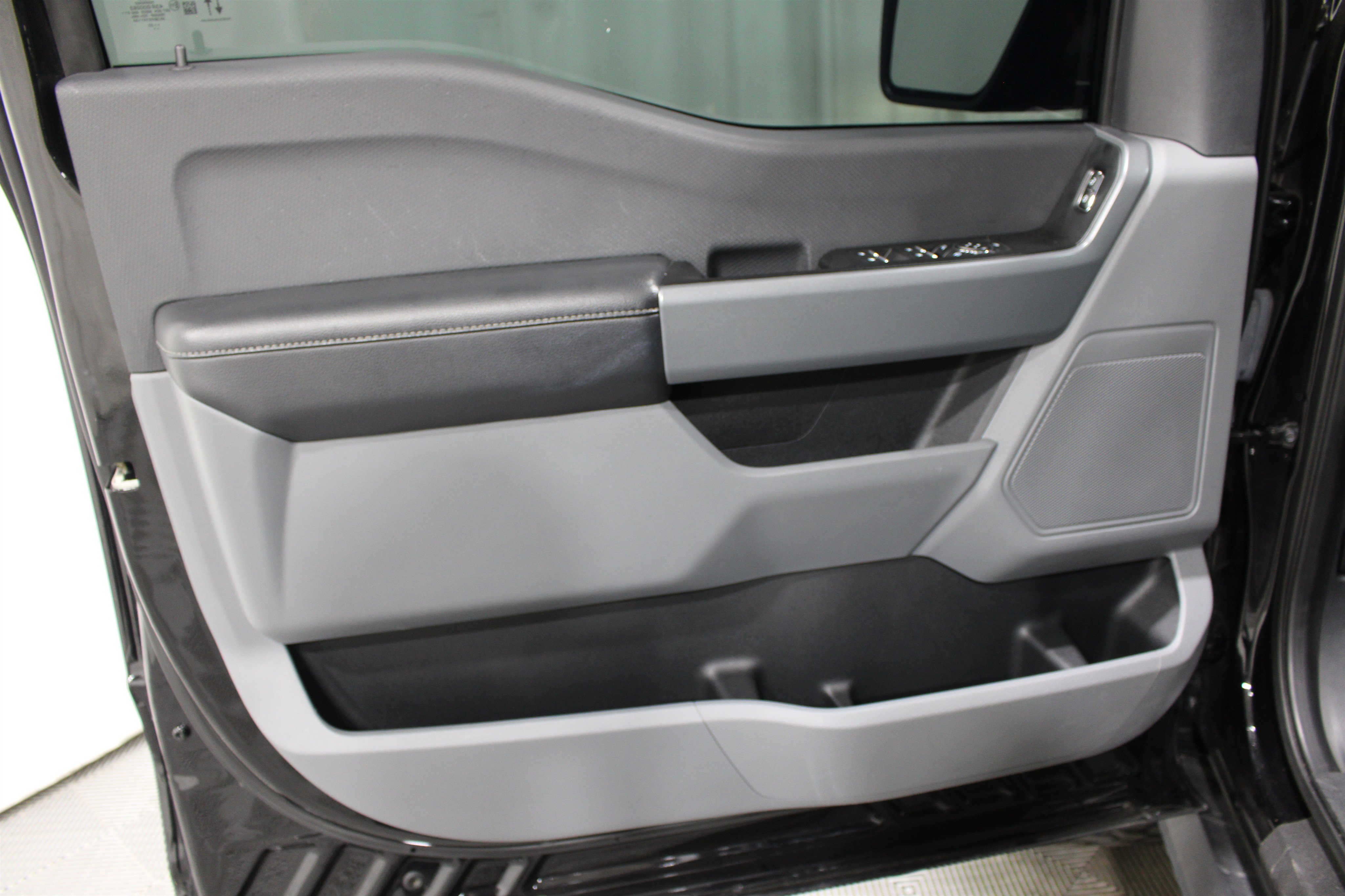 Used 2023 Ford F150 XLT AWD/4WD image 6