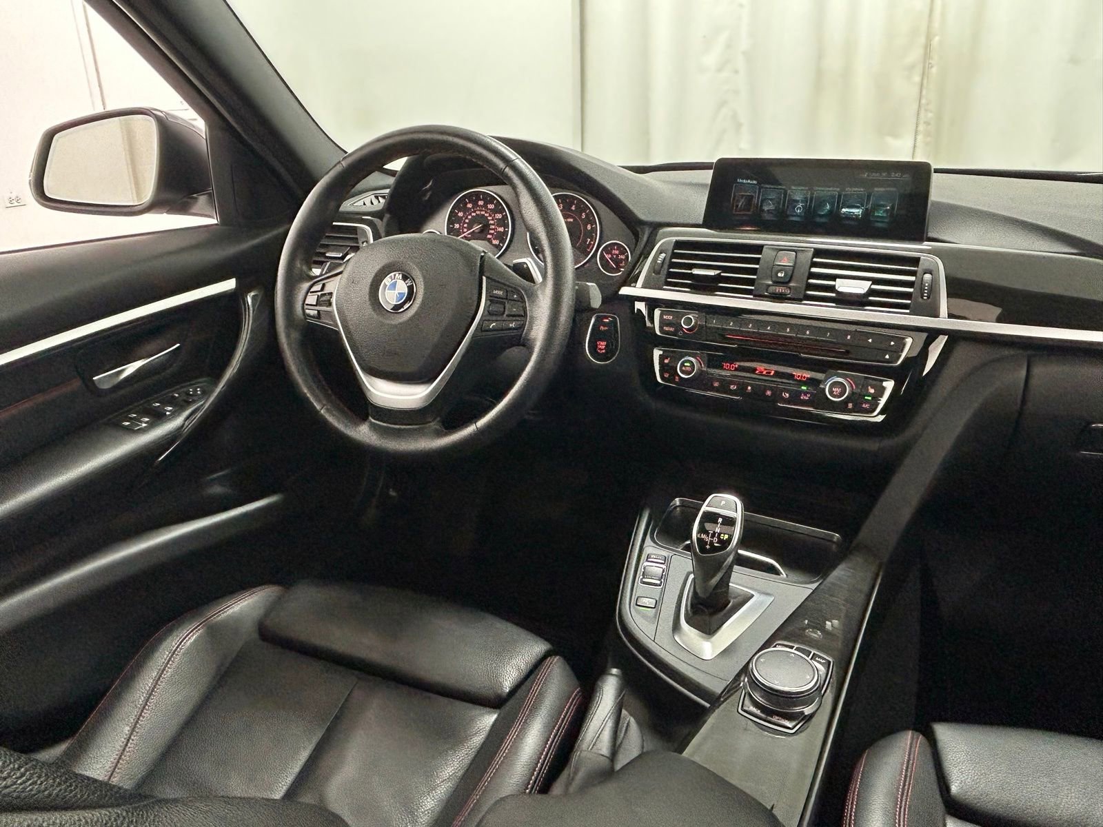 Used 2017 BMW 330i xDrive Sedan image 10