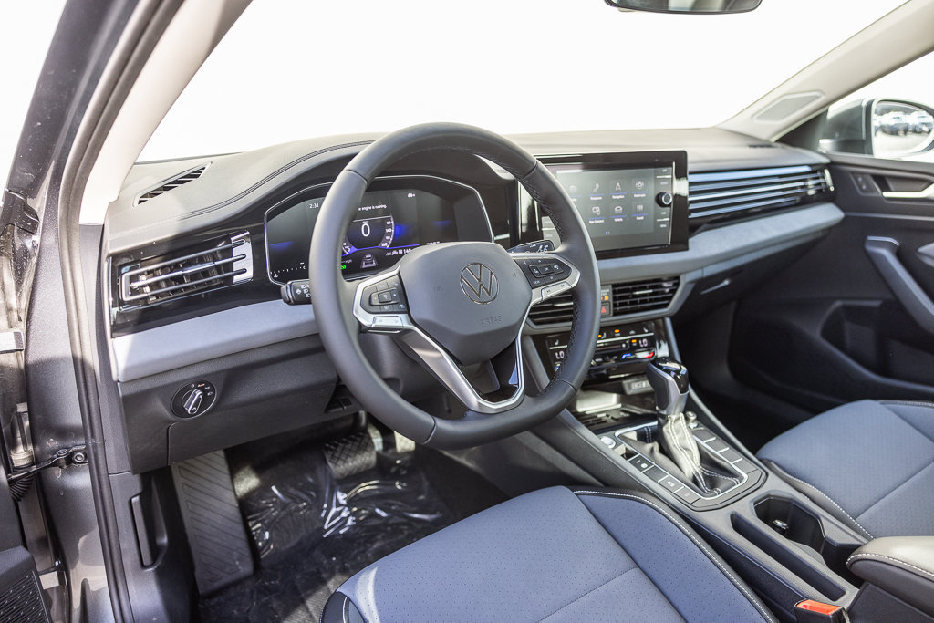 New 2027 Volkswagen Jetta SE FWD image 4