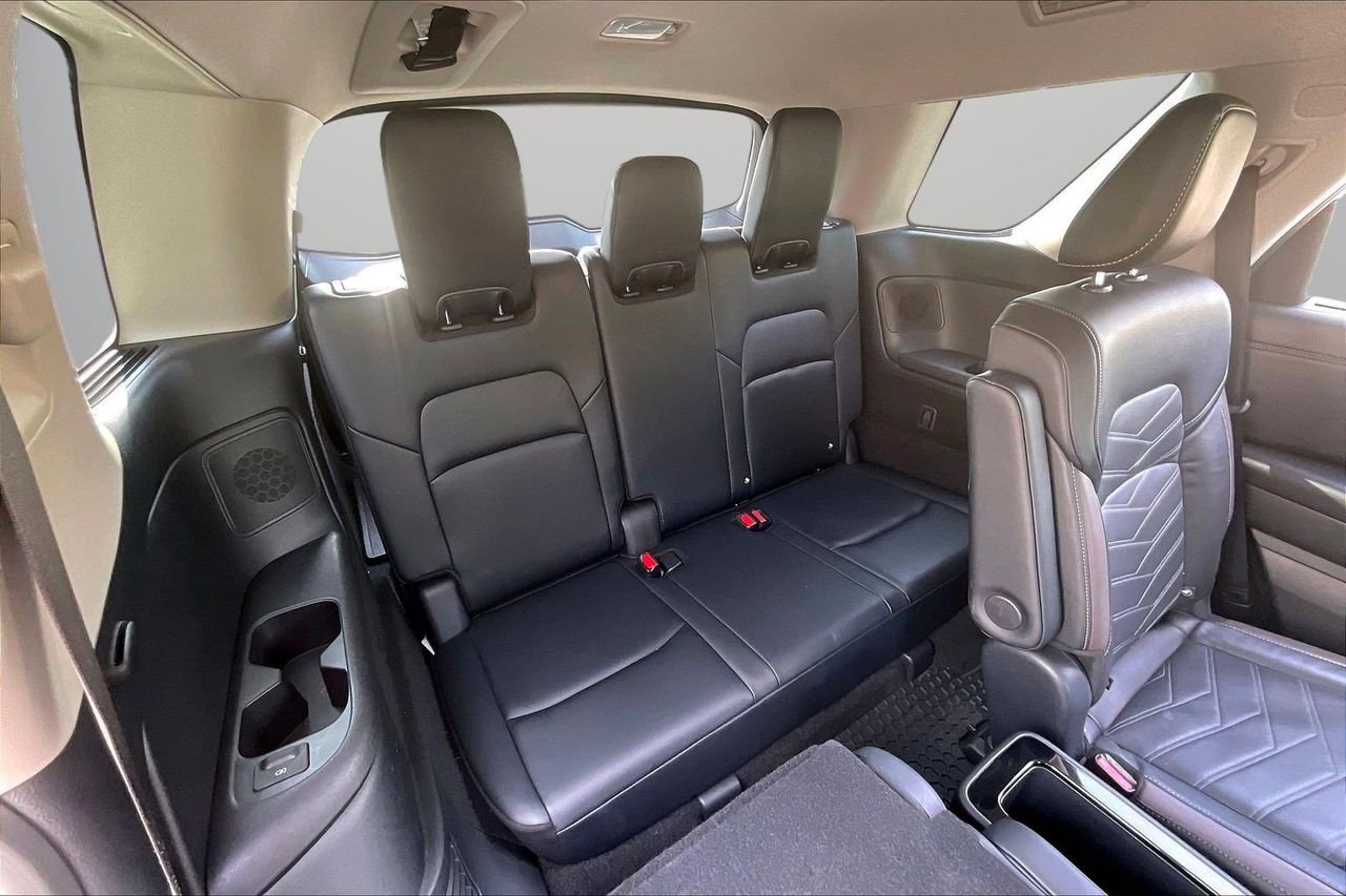 Used 2023 Nissan Pathfinder Platinum image 27