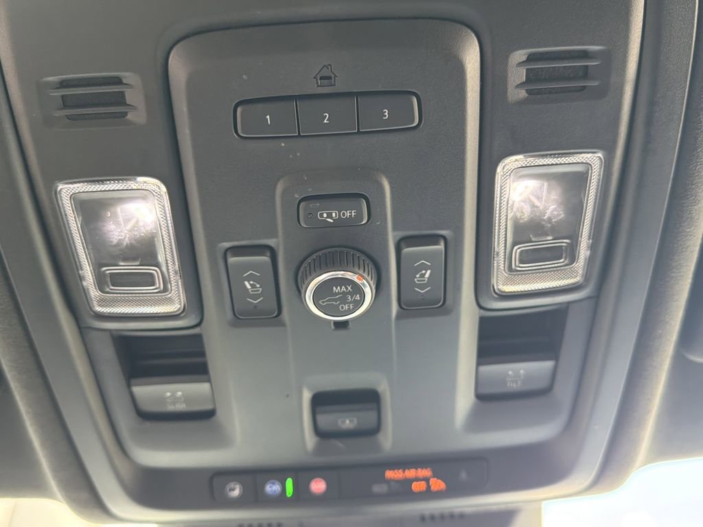 Certified 2022 Cadillac Escalade Sport Platinum w/ LPO, ONYX Package image 35