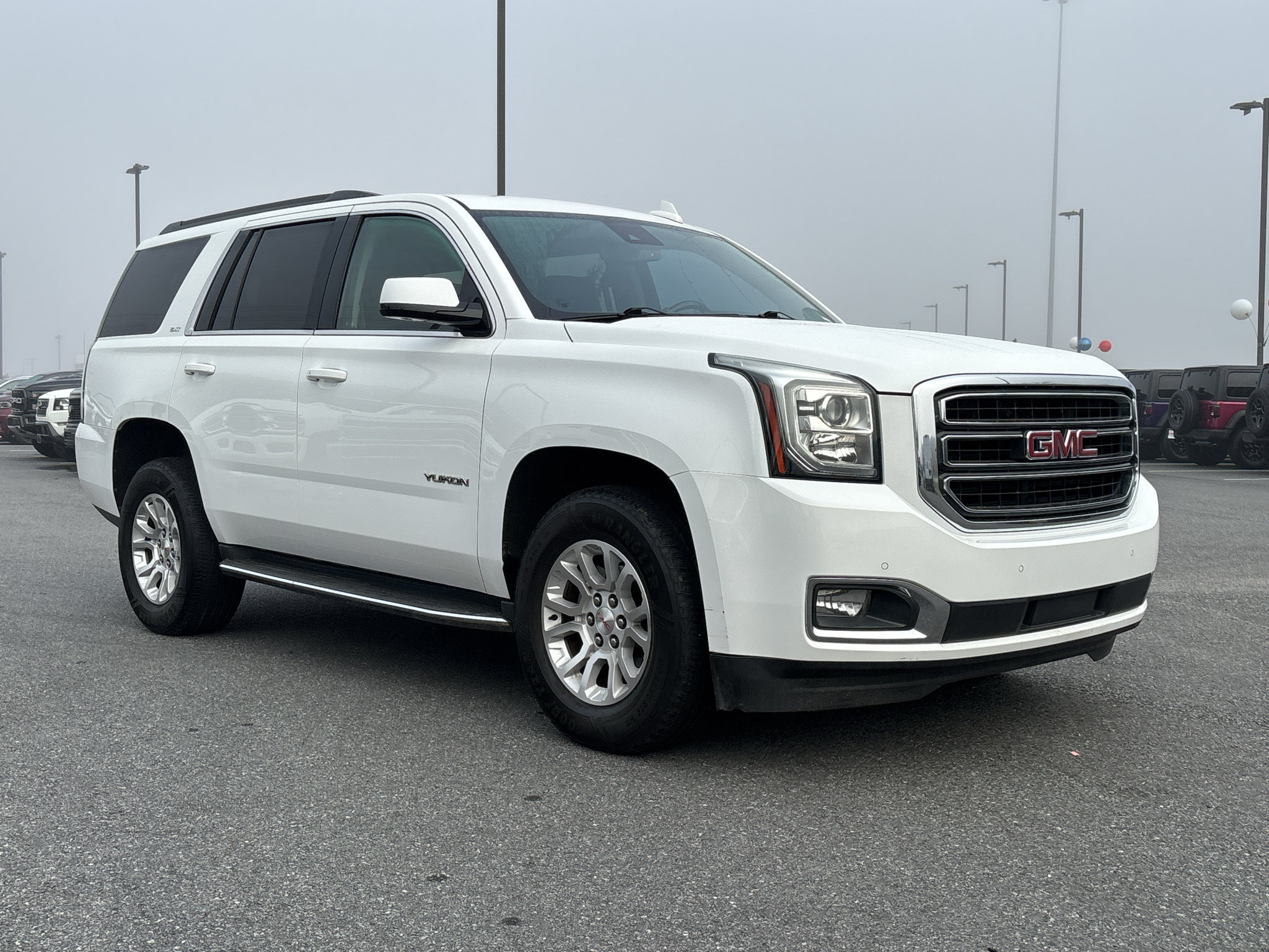 Used 2017 GMC Yukon SLT AWD/4WD image 3