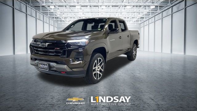 Used 2023 Chevrolet Colorado Z71 w/ Z71 Convenience Package 2 image 4