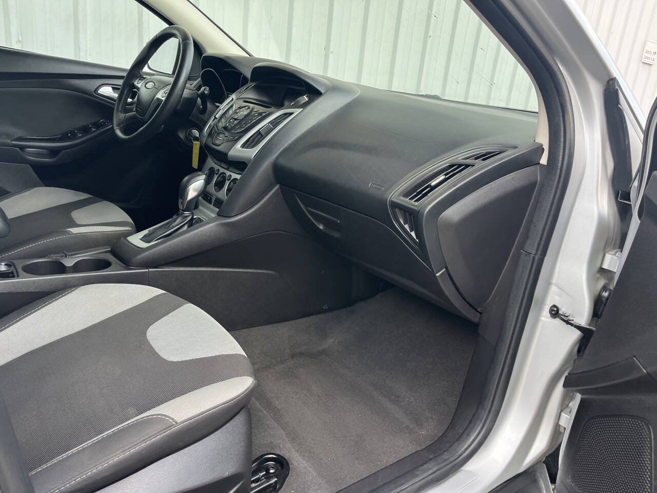 Used 2014 Ford Focus SE w/ SE Sport Package FWD image 13