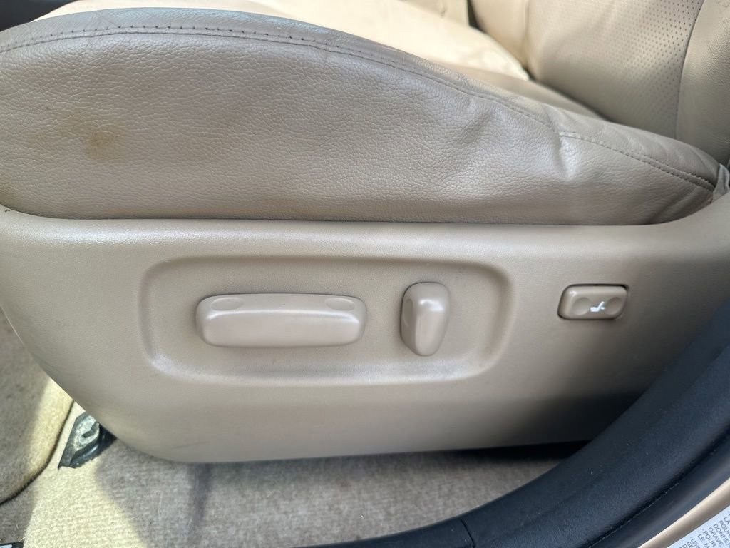 Used 2009 Toyota RAV4 Limited AWD/4WD image 19