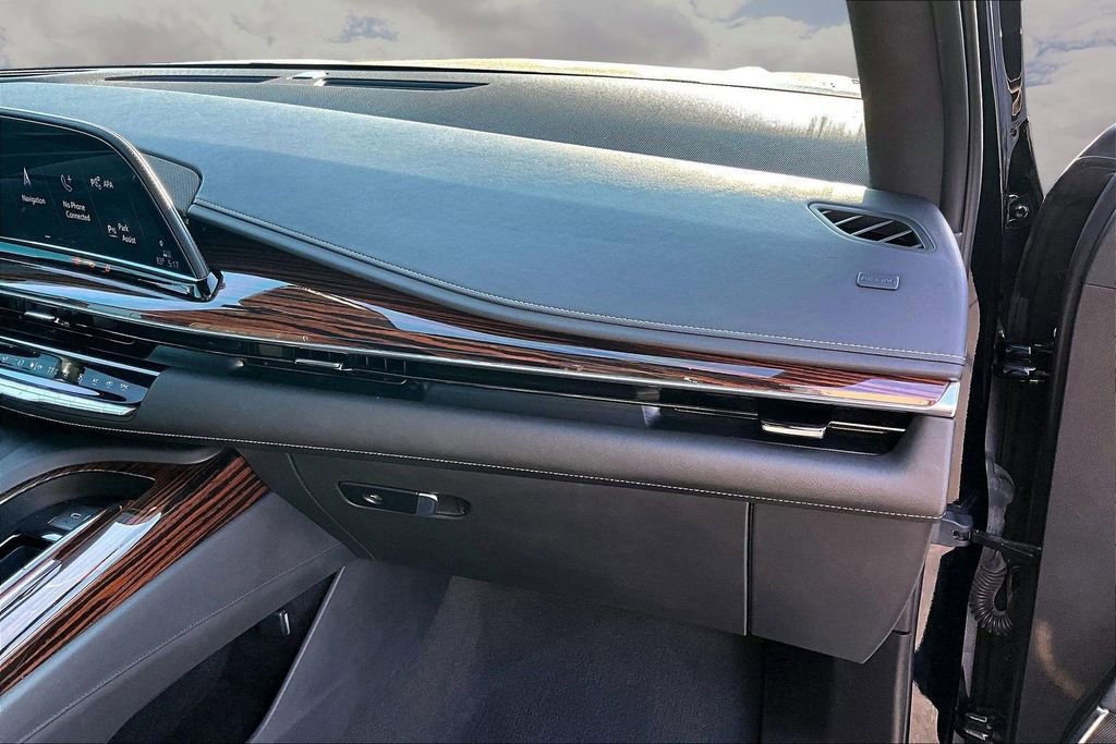 Used 2021 Cadillac Escalade ESV Premium Luxury w/ Driver Assist Tech Package AWD/4WD image 27