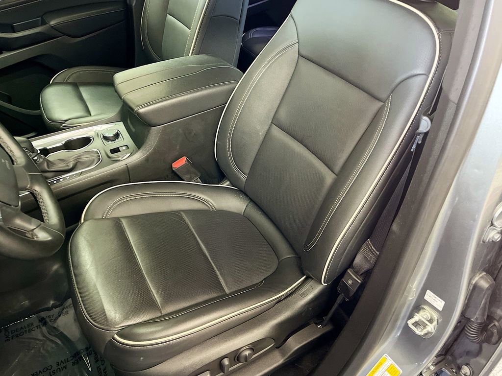 Used 2023 Chevrolet Traverse Premier AWD/4WD image 20