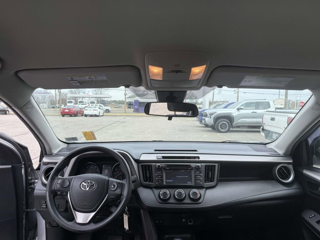 Used 2025 Toyota Corolla Cross XLE w/ Convenience Package image 15